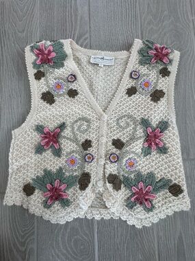 PERUVIAN CONNECTION Vintage 100% Alpaca Handmade Grandma Floral Sweater Vest